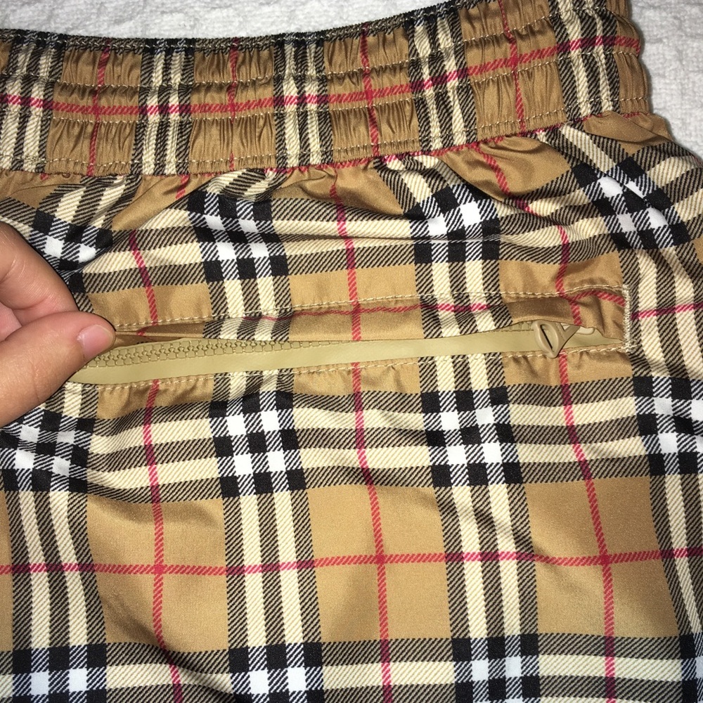 ❣️ SOLD MEN’S BURBERRY Swim Trunks/Shorts Sz Med - Picture 4 of 8